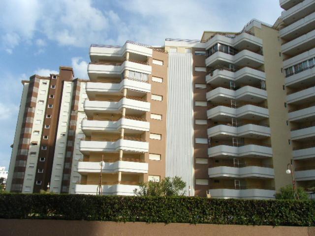 Apartamentos Marblau Varios 1, 2 Y 3 Dormitorios - Julio Y Agosto Solo Familias Playa de Gandia Bagian luar foto